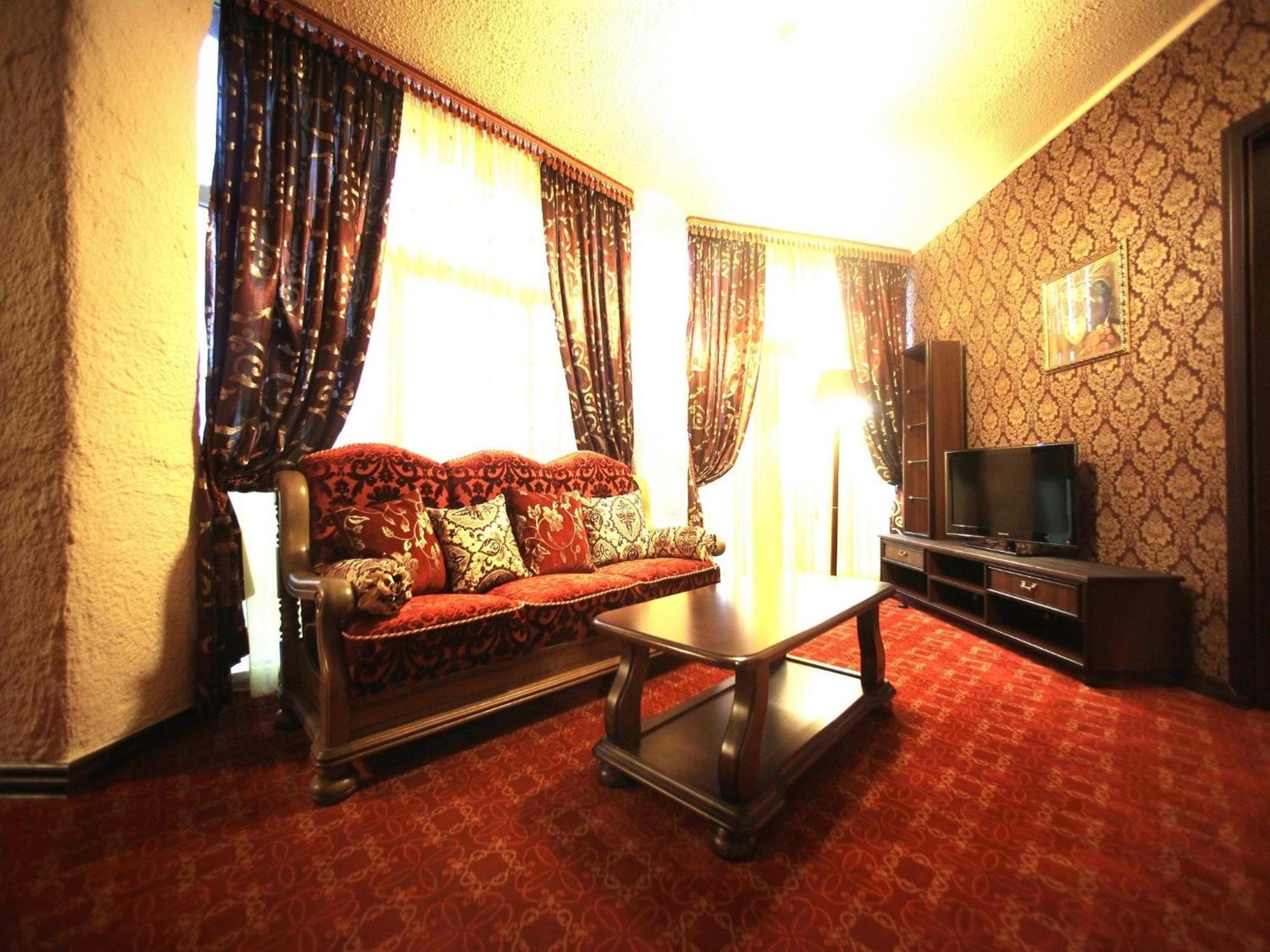 Hotel Kilikiya Ужгород Стая снимка