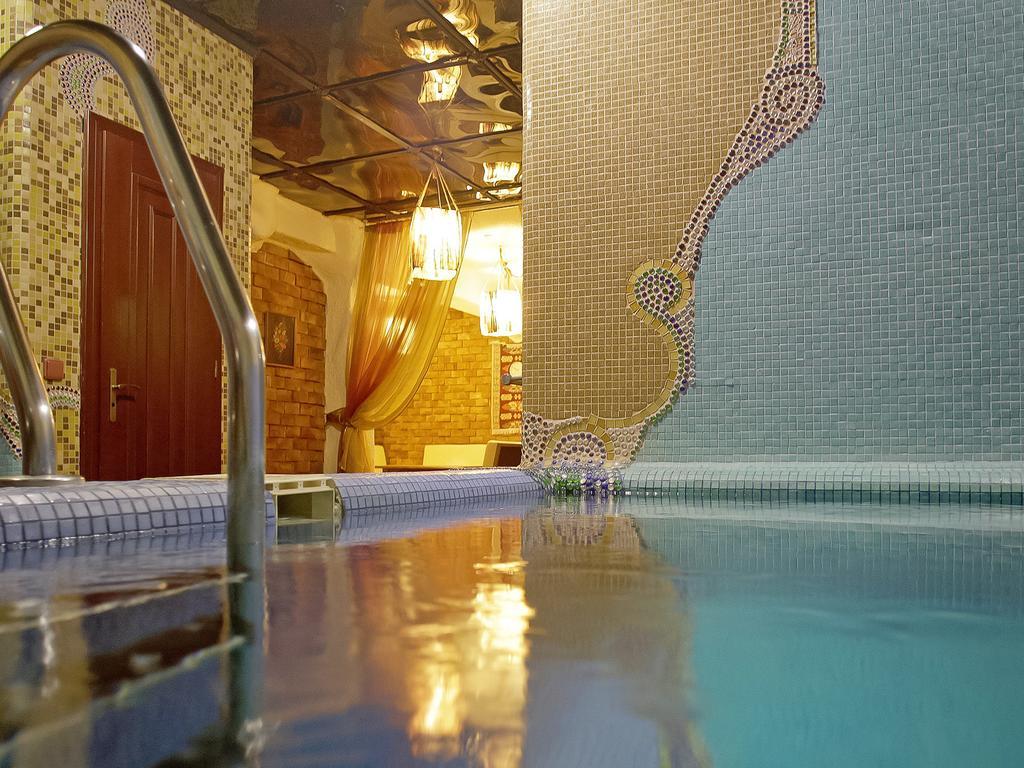 Hotel Kilikiya Ужгород Екстериор снимка