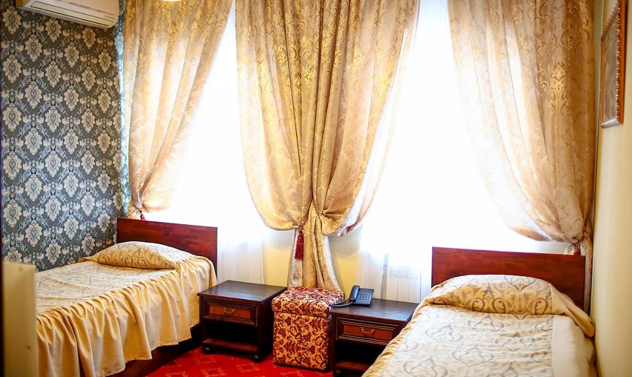 Hotel Kilikiya Ужгород Екстериор снимка